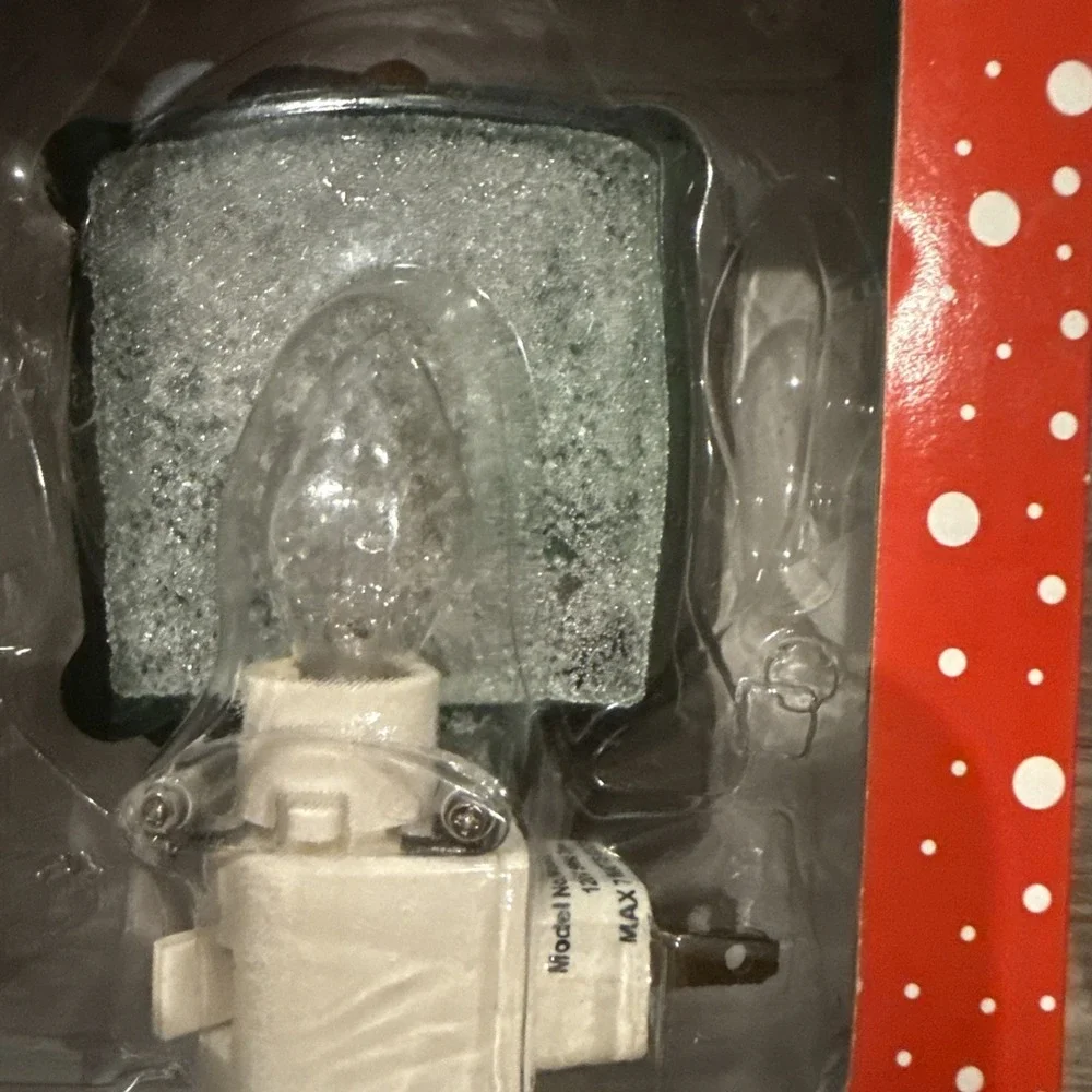 Set of 3 Night Light Veilleuse‎ Christmas Santa, Penguin & Reindeer Wall Plugs